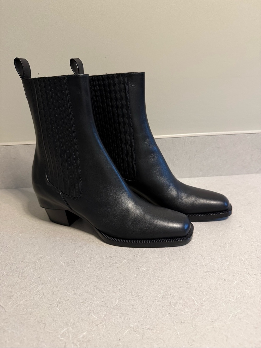 BNWT Women’s Fendi Black Leather Ankle Boots, size 39.5